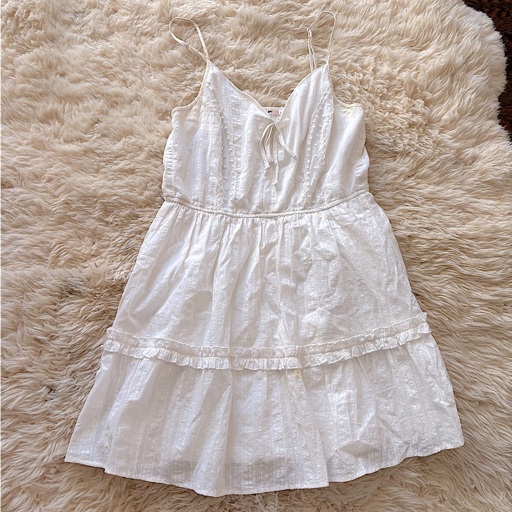 cute white dresss